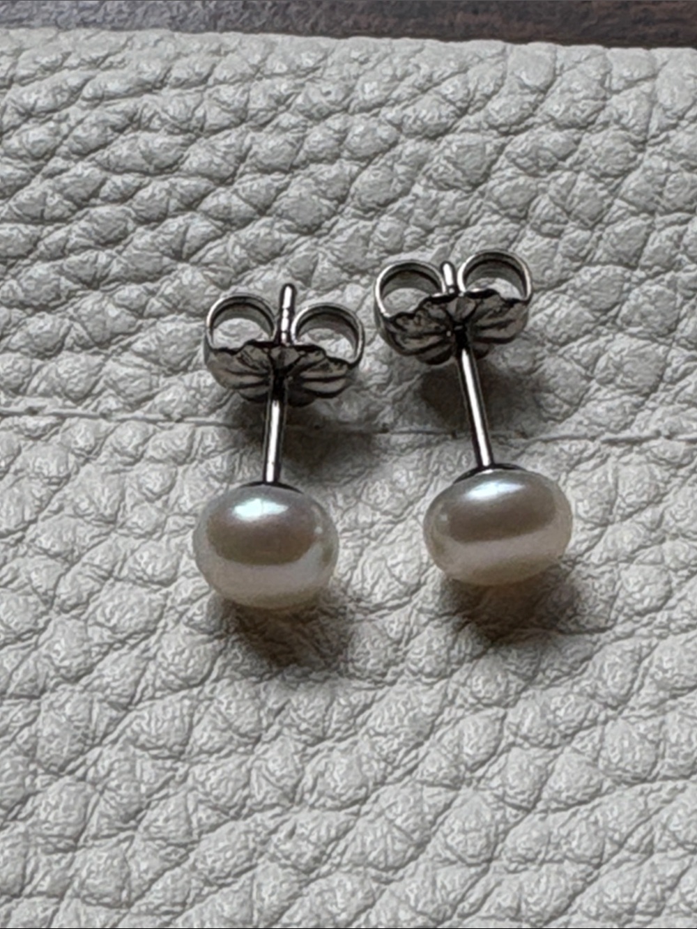 Titanium Cultured White Pearl (6-6.5 mm) Stud Earrings NEW